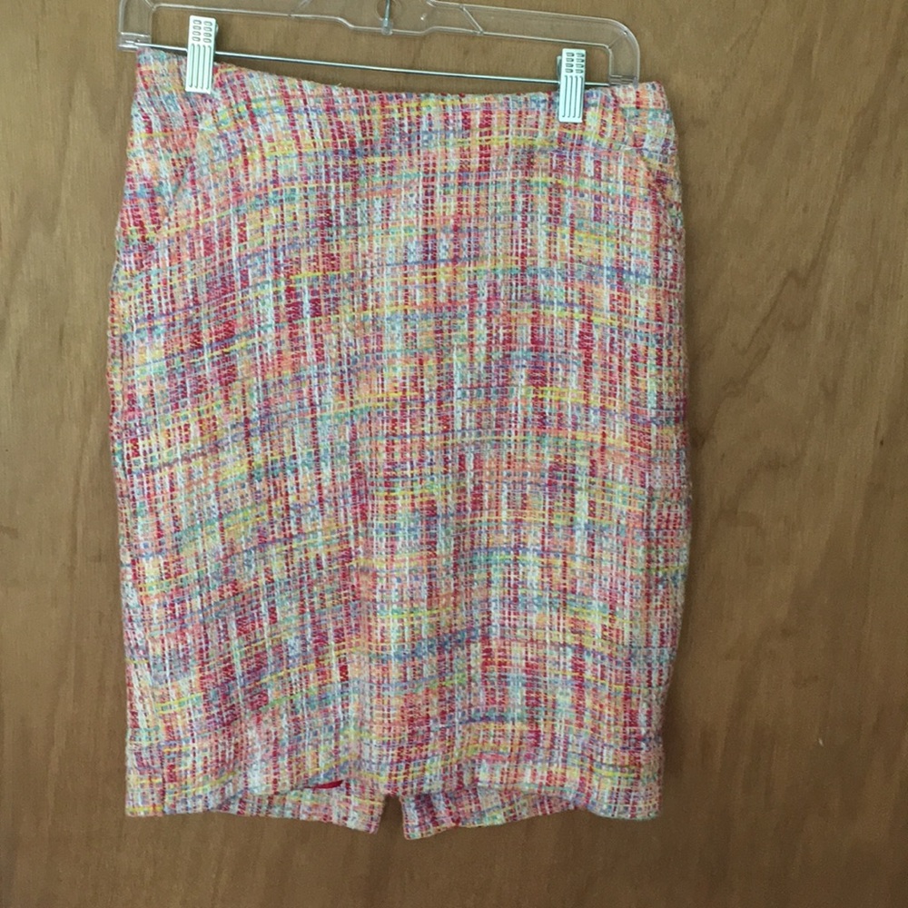 Pastel pencil skirt, spring and summer workwrar